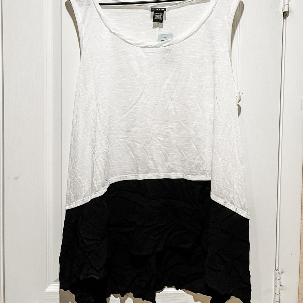 Torrid Tank NWT size 2